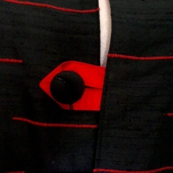 Black and red reversible jacket - Picture 5 of 10
